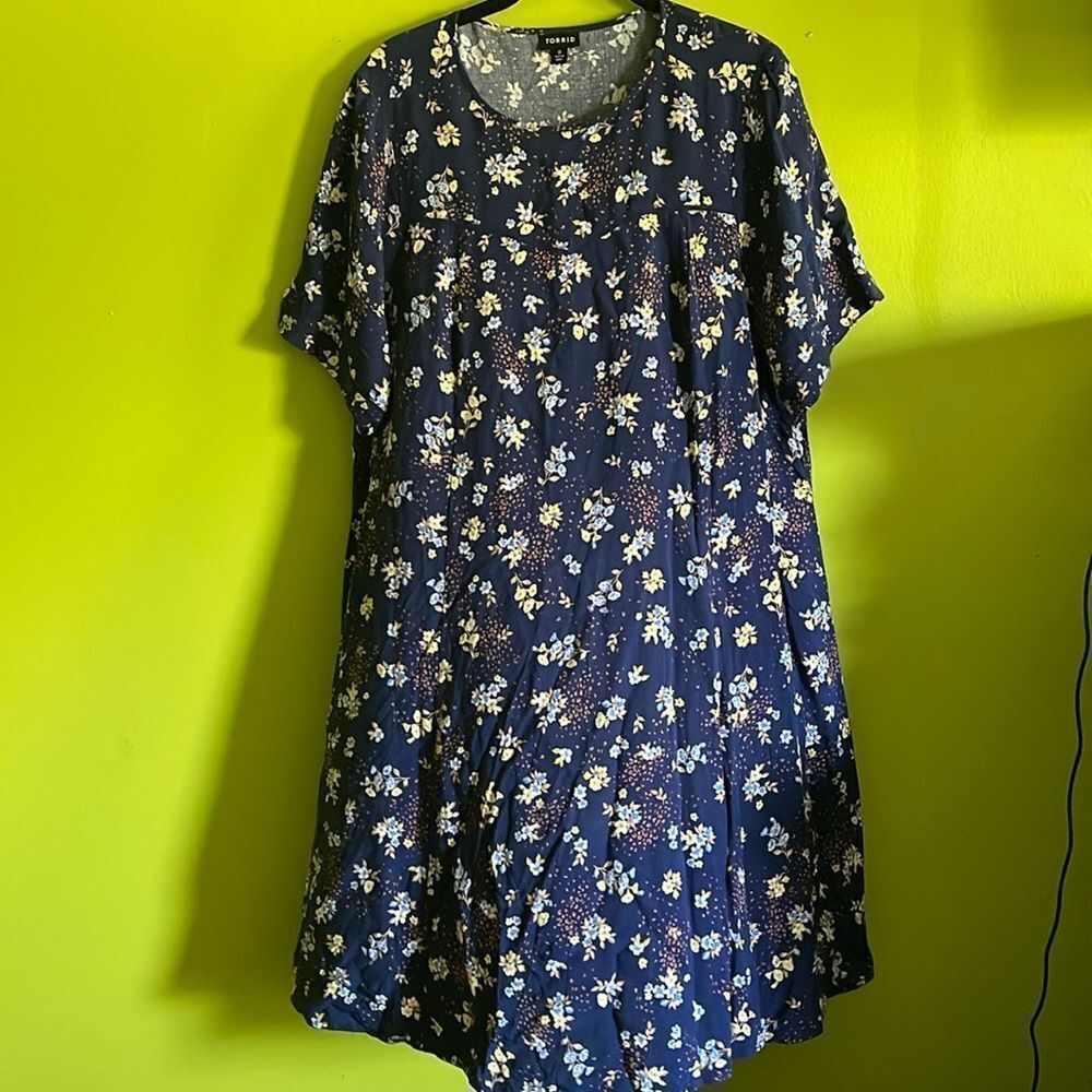 Torrid Blue Floral Short Sleeve Midi Dress Size 0 12/L